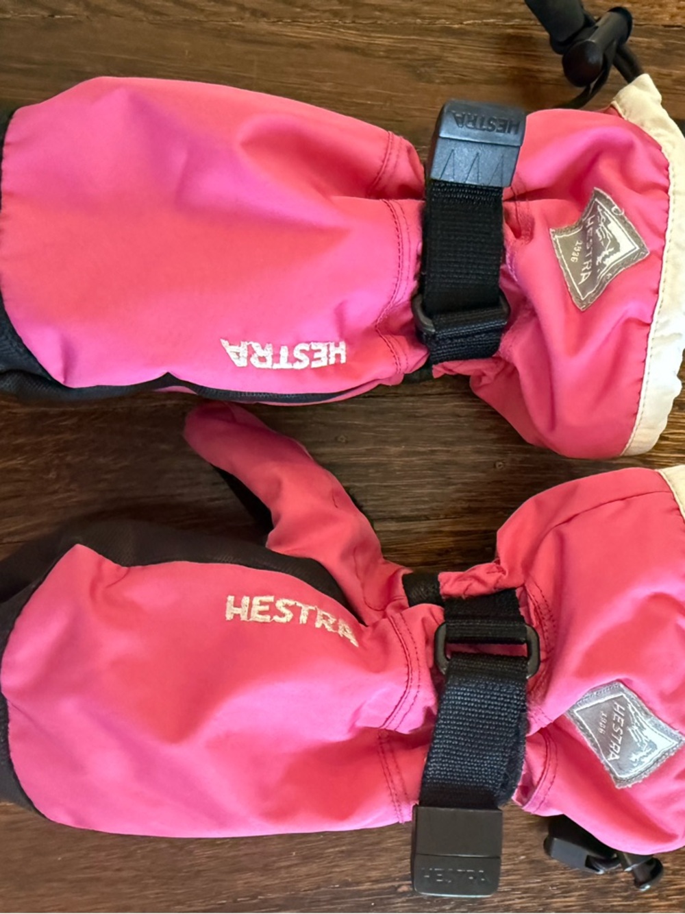 Hestra Kids Gauntlet CZone Jr Waterproof Pink Mittens with Black Accents